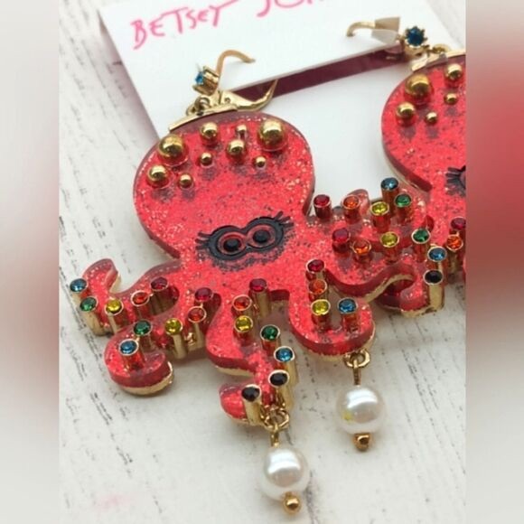 Betsey Johnson OctopEarrings
Pearls Jewels Womens
Accessories - Picture 3 of 6
